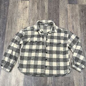 Women’s Plaid Button-Up Shacket size small